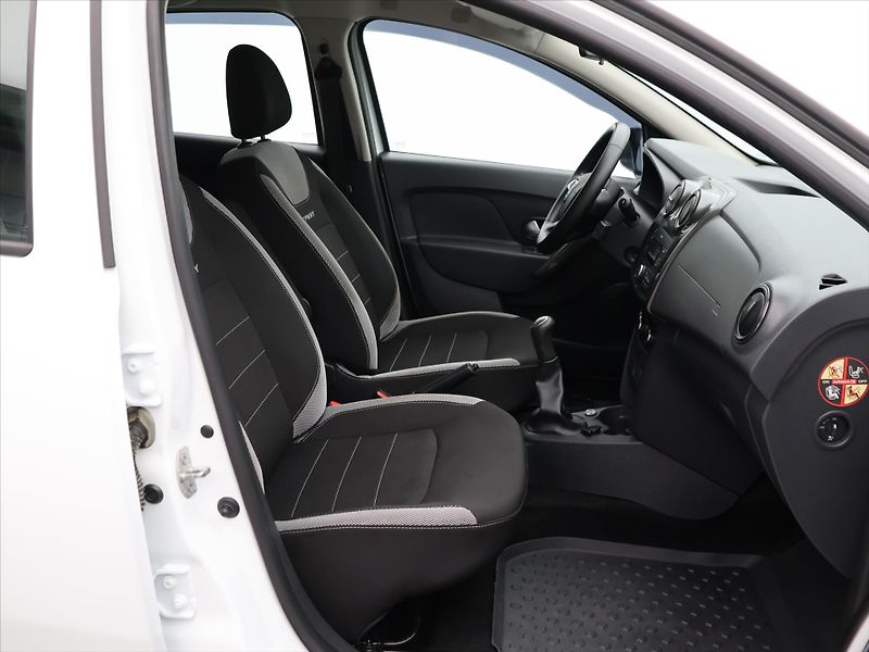 Dacia Sandero 1,0 TCe LPG Stepway Open CZ - fotka 12 z 33