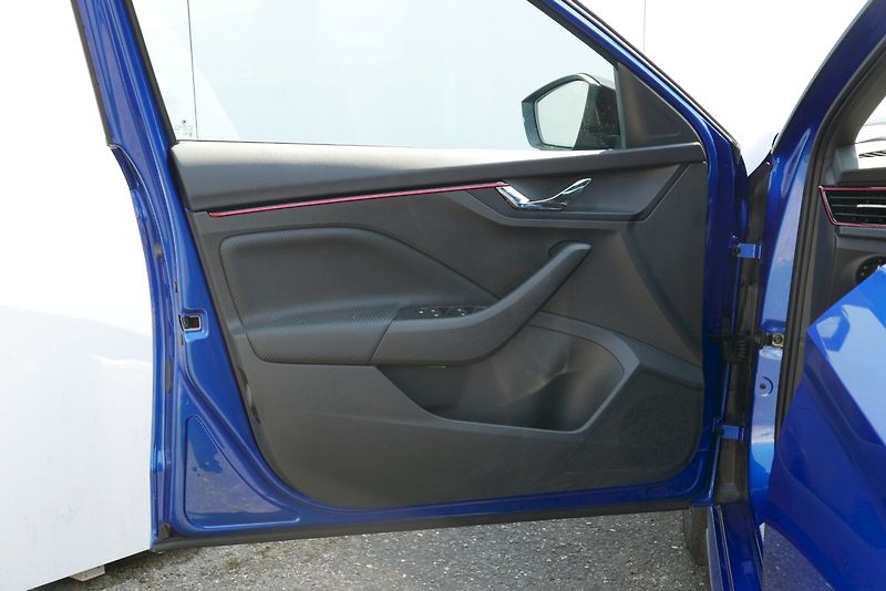 Škoda Kamiq (2025) 1.0 TSI 85 kW M6° Monte Carlo - fotka 13 z 22
