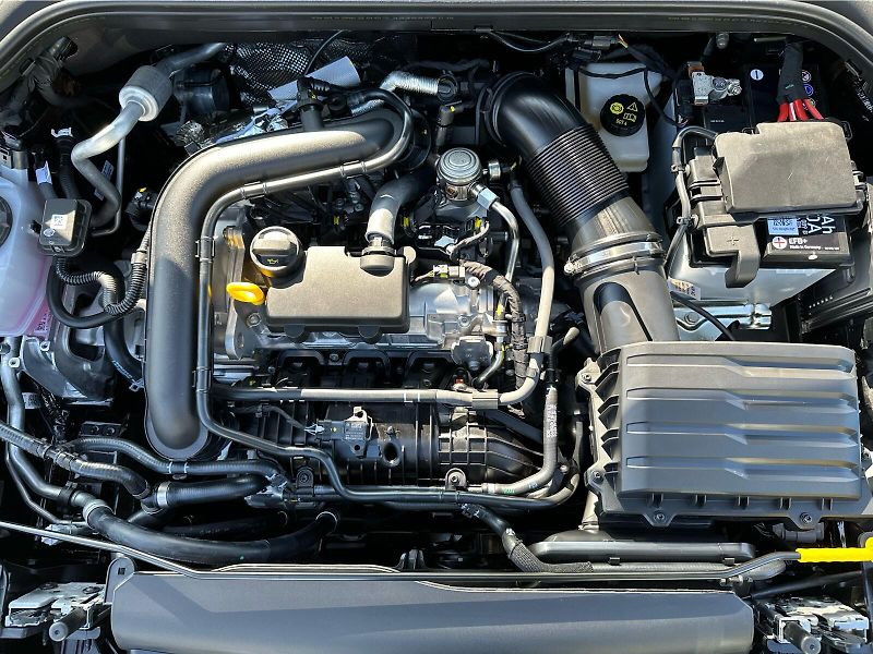 Škoda Kamiq (2027) 1,0 TSI 85 kW 7-stup. automat. - fotka 24 z 24