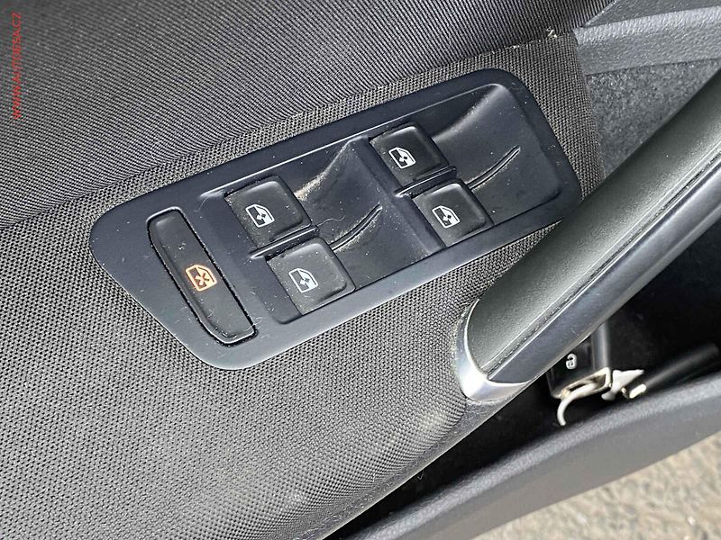 Volkswagen Golf (2018) 1.5 TSi, Join, panor - fotka 11 z 19