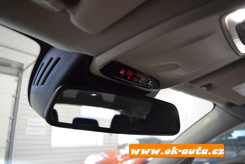 Volvo XC40 T2 MOMENTUM AUTOMAT-DPH - fotka 42 z 50