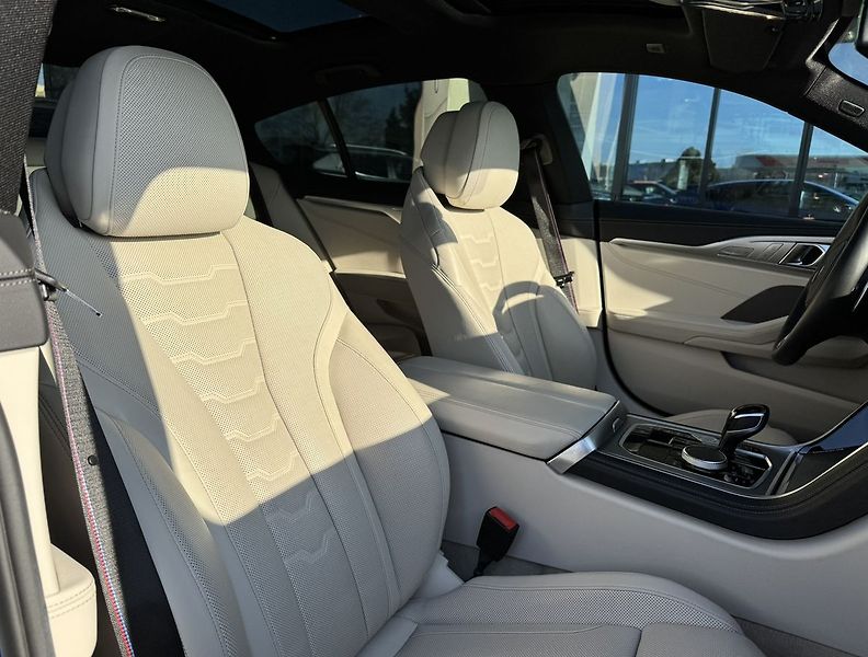 BMW Řada 8 M850i xDrive GranCoupé 08/2025 - fotka 19 z 24