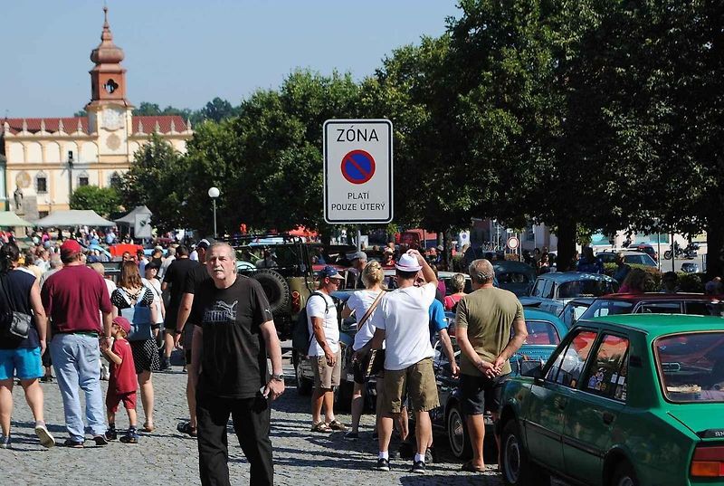 Veterány se sjely do Veselí nad Lužnicí na Selské Baroko 2023.
