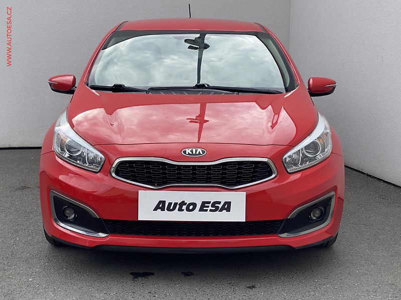 Kia Ceed (2017) 1.6GDi, ČR, AC, kamera - fotka 2 z 19