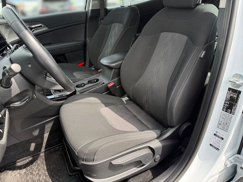Kia Sportage (2023) EXCLUSIVE 1.6TGDI 110kW CZ DPH - fotka 7 z 11