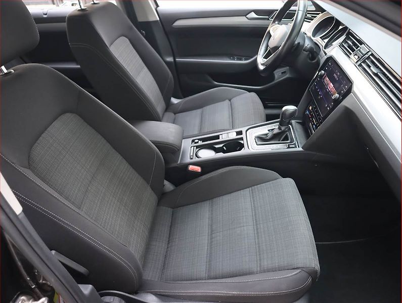 Volkswagen Passat (2020) Business 2.0 TDI, Automat - fotka 9 z 21