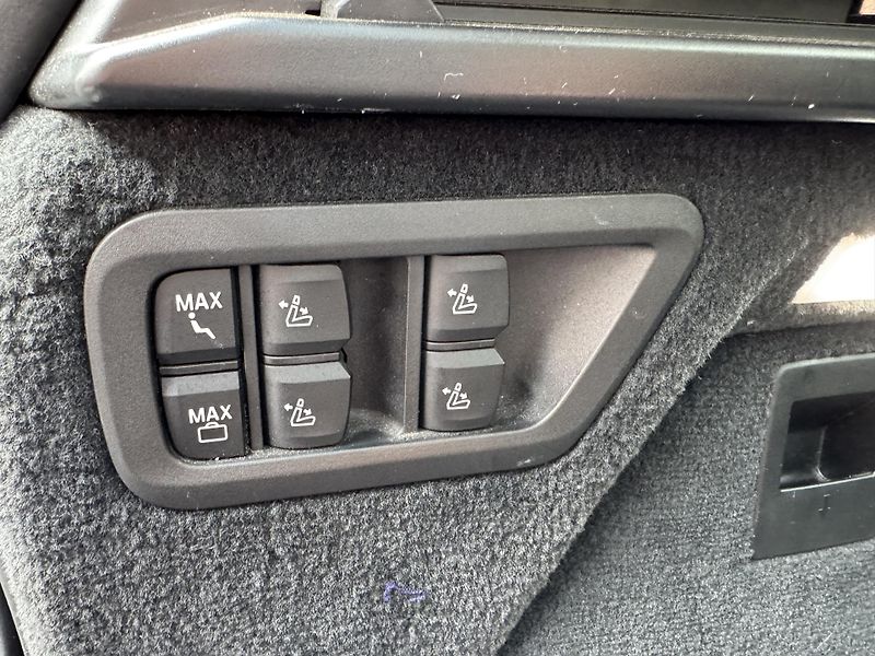 BMW X7 40xD-R22-SKY-LCD-NOČNÍ V-ČR - fotka 40 z 44