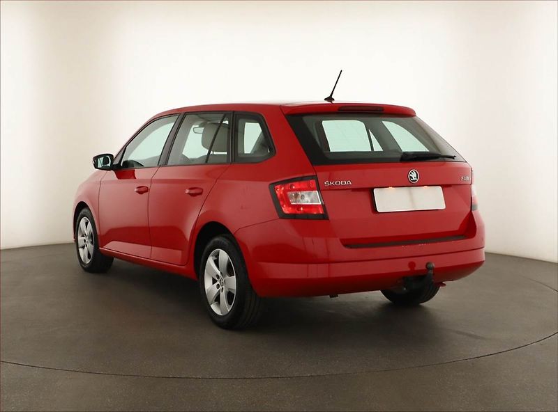 Škoda Fabia (2016) 1.2 TSI, Park. senzory - fotka 4 z 12