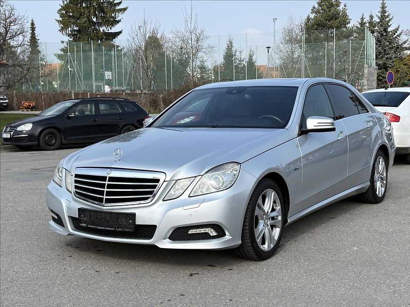Mercedes-Benz Třídy E 2,2 250CDi AVG,Xenon,Šíbr,Kůže - fotka 1 z 39