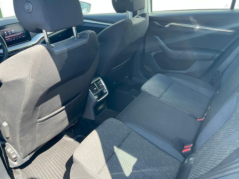 Škoda Octavia (2023) 2.0 TDI 85kW DSG Style Combi - fotka 18 z 24