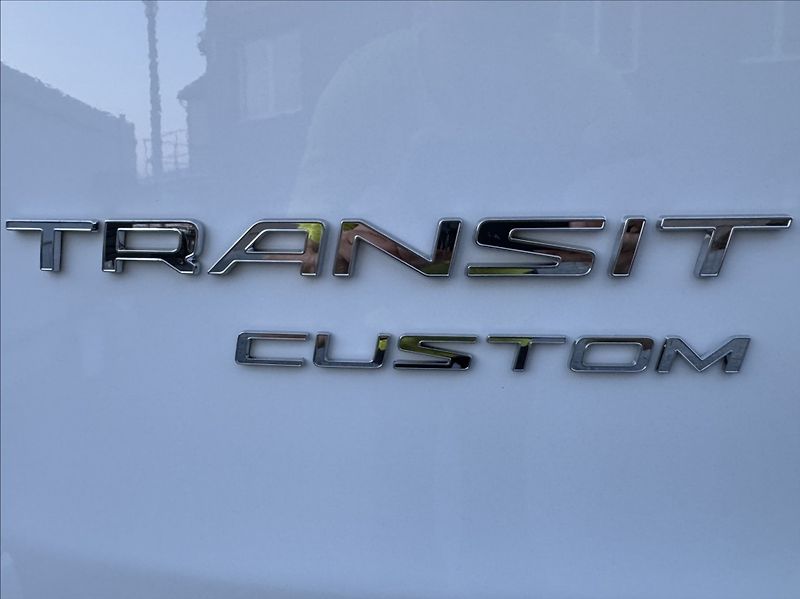 Ford Transit Custom 2,0 TDCi L1H1 DPH 1.maj ČR - fotka 46 z 50