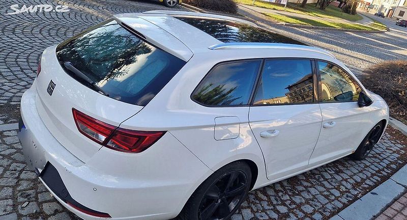 Seat Leon (2015) 2.0 /110kW - fotka 3 z 7