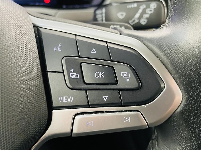 Volkswagen Touran 2,0 TDI DSG 110kW - fotka 15 z 25