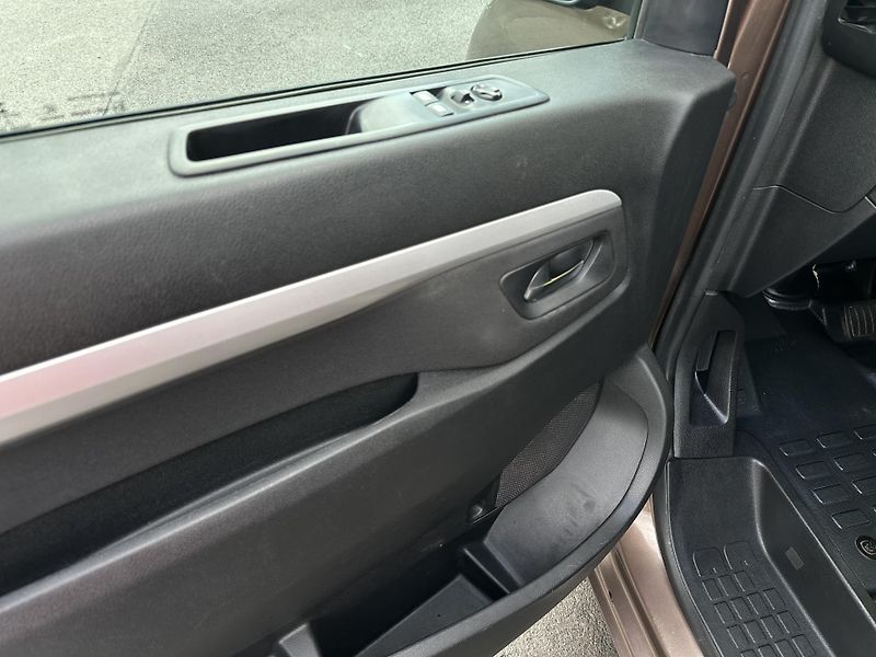 Toyota ProAce (2020) AUTOMAT 2.0/130kW ČR * 5.Míst  - fotka 5 z 36