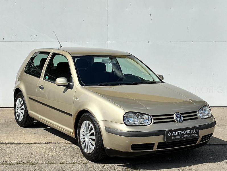 Volkswagen Golf 1.6 16V 77kW - fotka 6 z 18