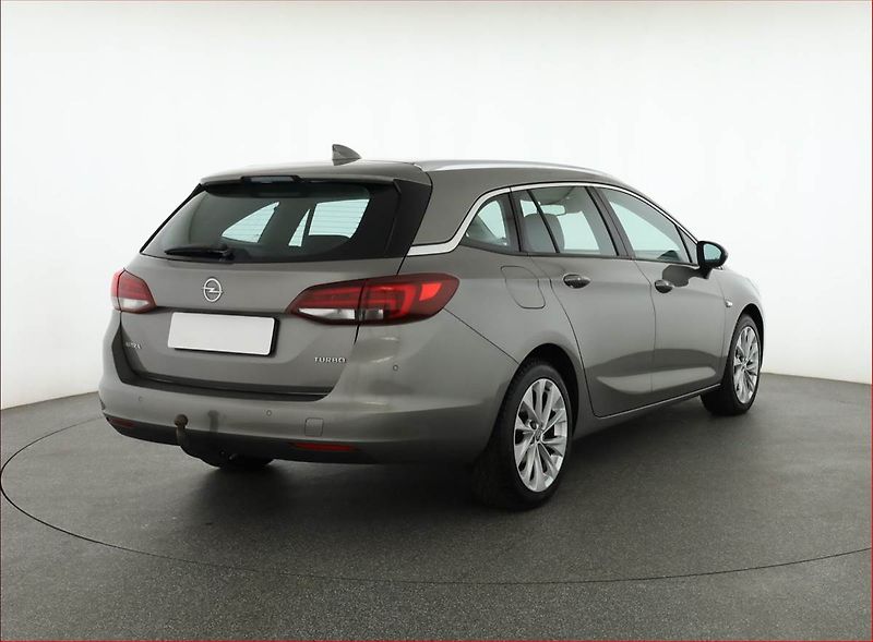 Opel Astra (2017) 1.4 T, Navi, Tempomat - fotka 5 z 17