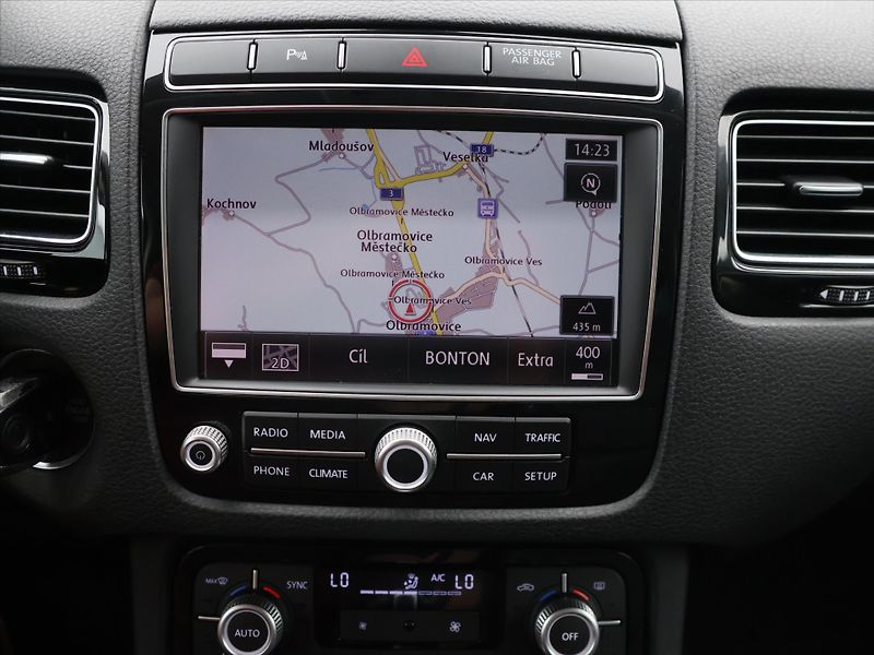 Volkswagen Touareg 3,0 TDI V6 193kW 4x4 Tažné - fotka 22 z 34