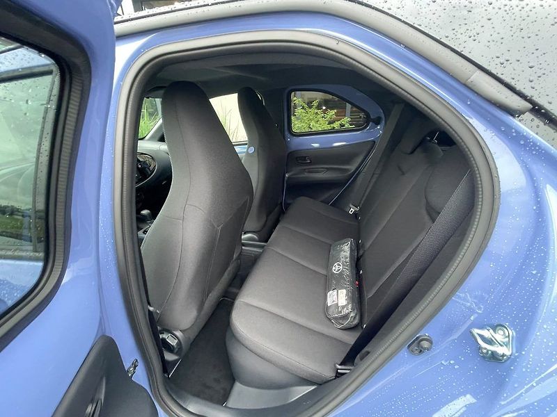 Toyota Aygo 1.5 Hybrid automat Style - fotka 22 z 27