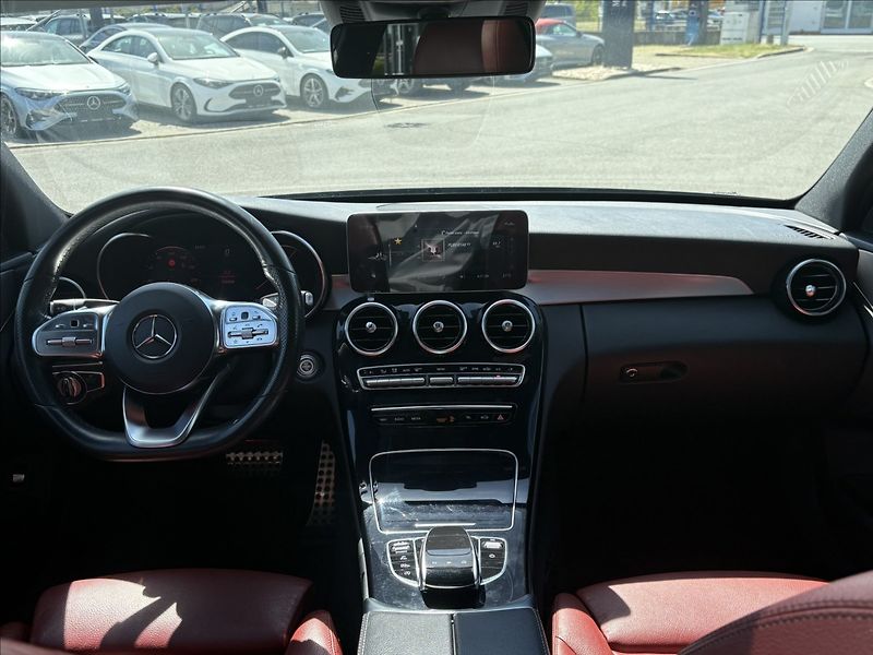 Mercedes-Benz Třídy C 2,0 C 300 d 4M ČR, 1.maj - fotka 16 z 22