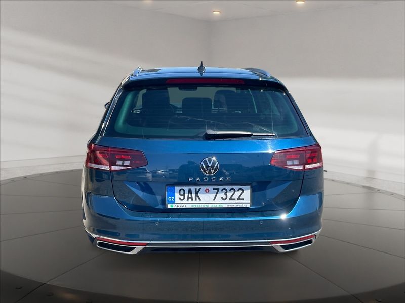 Volkswagen Passat 2,0 TDI 110 Elegance AT - fotka 5 z 11