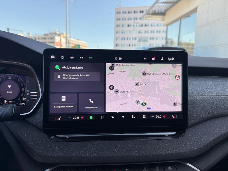 Škoda Octavia Top Selection 1.5 TSI 110kW - fotka 12 z 27