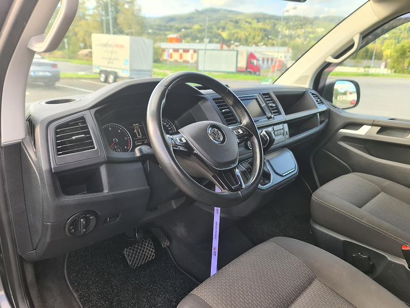 Volkswagen Multivan (2016) T6 2.0 TDi 110-KW DSG POSTEL S - fotka 20 z 35