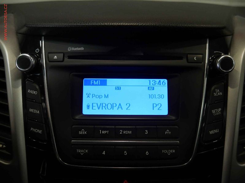 Hyundai i30 (2015) 1.4i, ČR, Klima - fotka 14 z 17