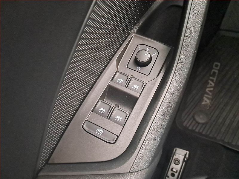 Škoda Octavia (2022) Ambition 2.0 TDI - fotka 17 z 18