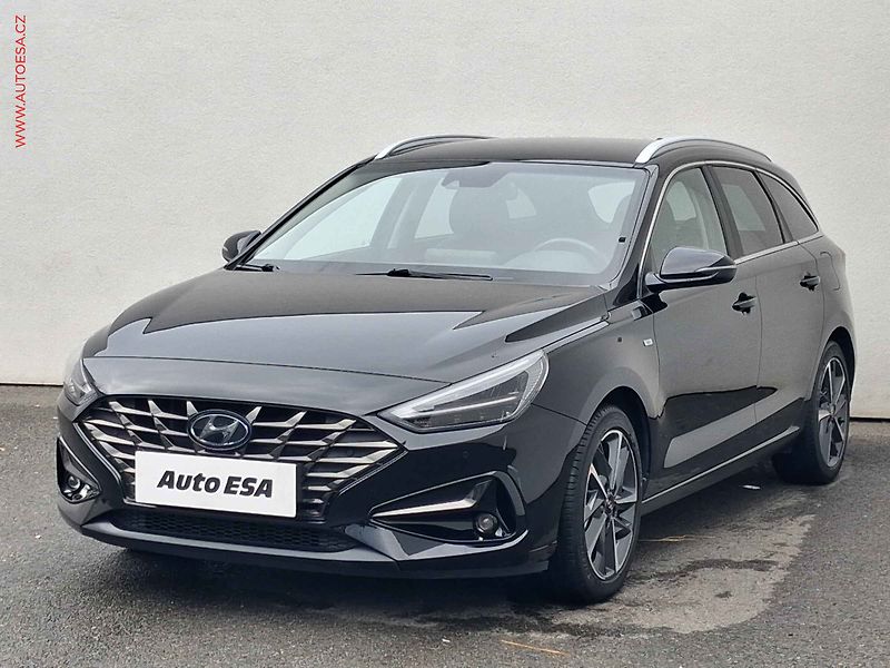 Hyundai i30 (2022) 1.5 i, 1.maj,ČR, LED, park. - fotka 3 z 19