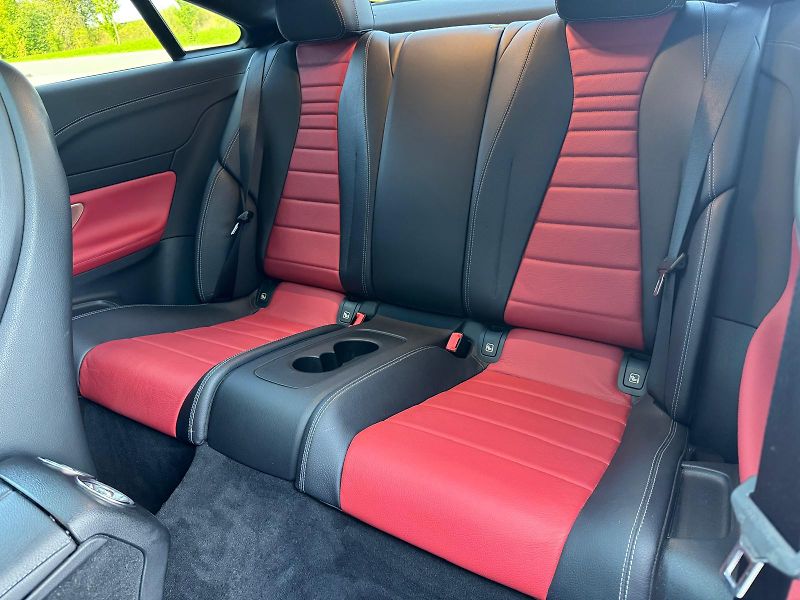 Mercedes-Benz Třídy E E-350CDi,AMG-PACKET,4X4 - fotka 16 z 29