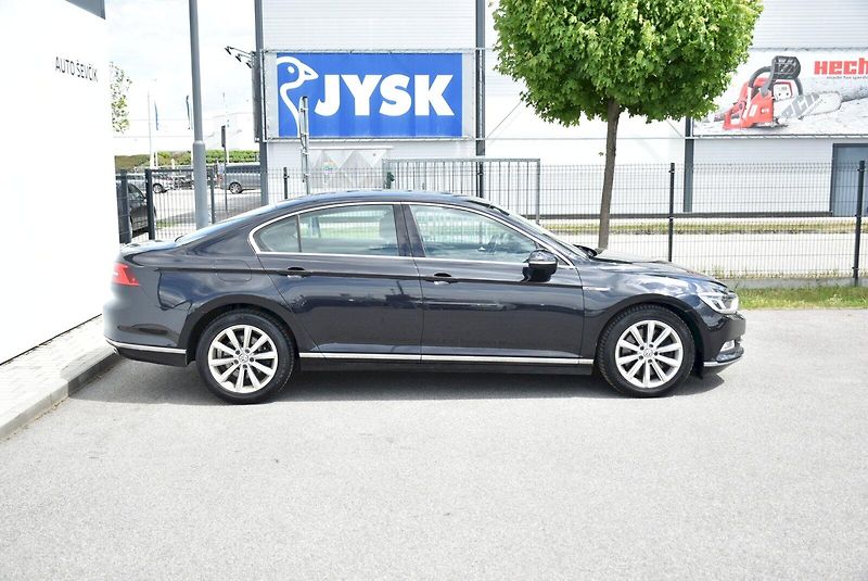 Volkswagen Passat (2017) HIGHLINE 2.0 BiTDI 176kW DSG 4 - fotka 12 z 31