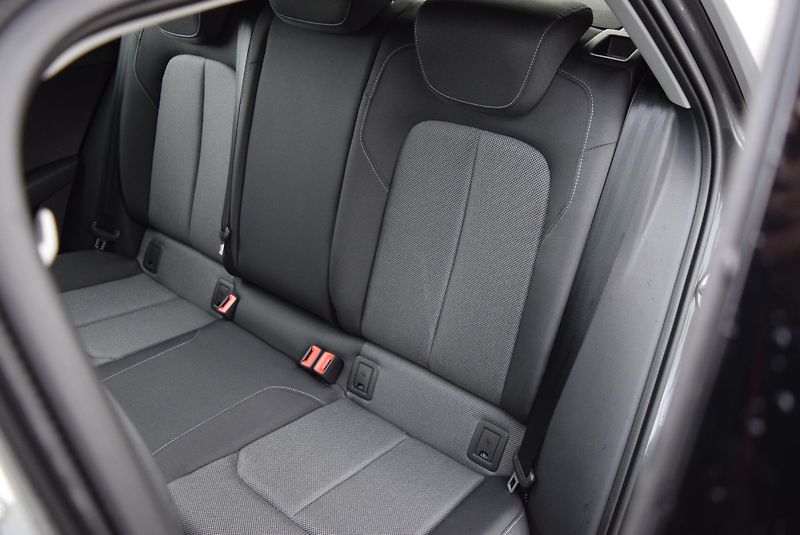 Audi Q2 (2025) 1.5TSI 110kw 35TFSI S-LINE NAV - fotka 16 z 46