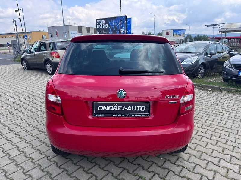 Škoda Fabia (2011) 1,2 TSI 63 KW KM STK - fotka 3 z 49