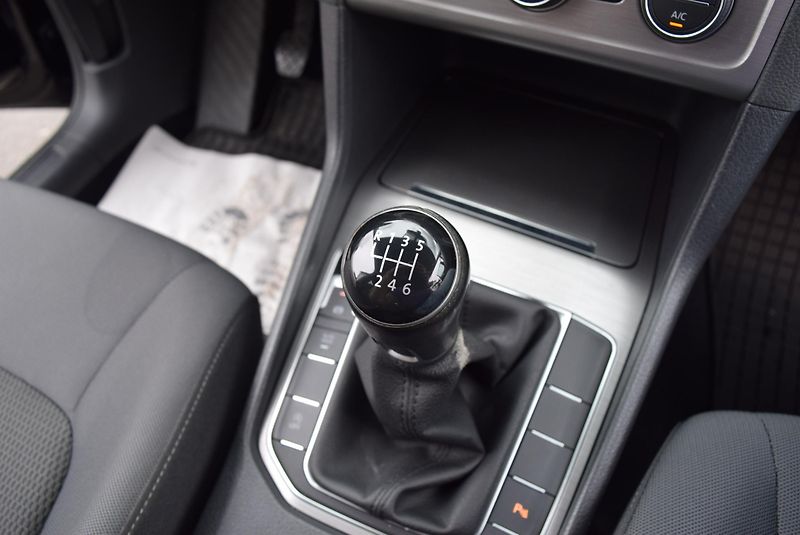 Volkswagen Golf Sportsvan (2016) 1.4TSI 92kw CLBMT TAŽNÉ NAVI  - fotka 34 z 50