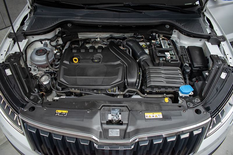 Škoda Karoq 1.5 TSI STYLE+*DSG*WEBASTO*ČR - fotka 41 z 44