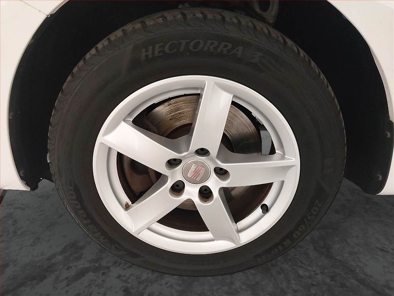 Seat Alhambra (2013) 1.4 TSI, 7 míst, Serv.kniha - fotka 15 z 19