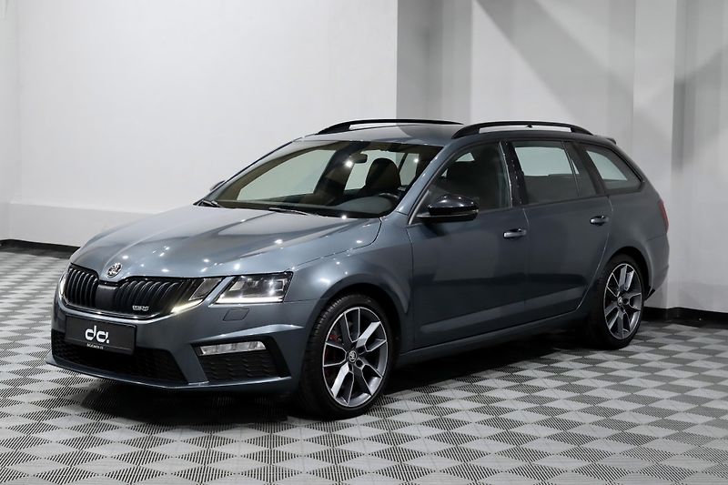 Škoda Octavia 3 FL 2.0 TSI 180 kW DSG RS - fotka 1 z 36