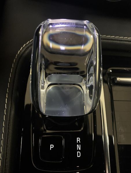 Volvo V60 RECHARGE T6, AWD PLUS DARK ČR - fotka 25 z 42