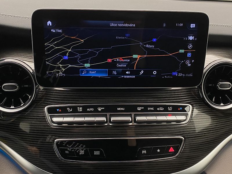 Mercedes-Benz Třídy V V300d 4MATIC AMG REZERVACE - fotka 43 z 58