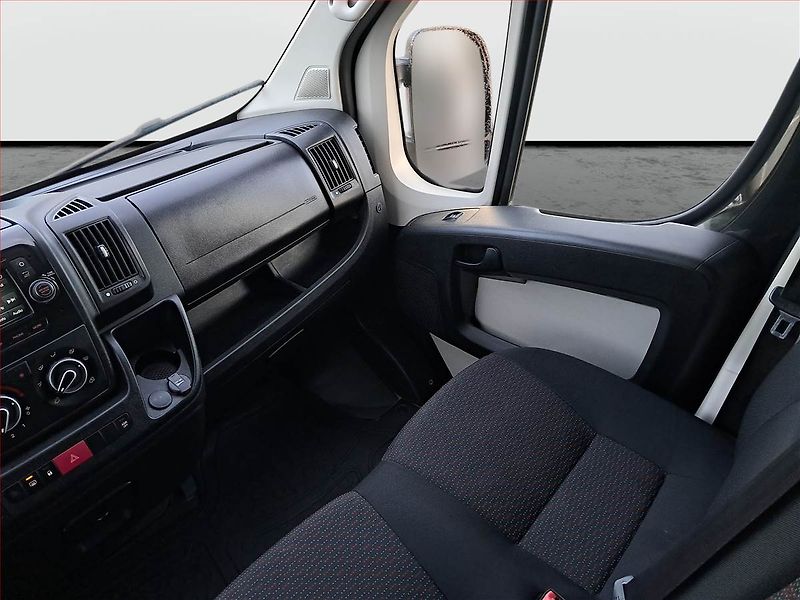 Peugeot Boxer (2019) 2.2 BlueHDi, Bus, 6Míst, ČR - fotka 8 z 17