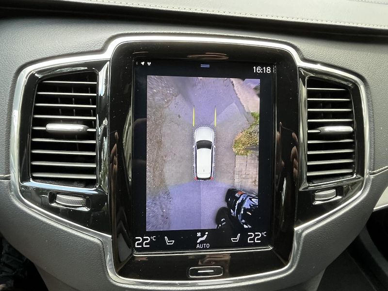 Volvo XC90 (2019) D5 AWD R-DESIGN, 7 MÍST - fotka 29 z 44