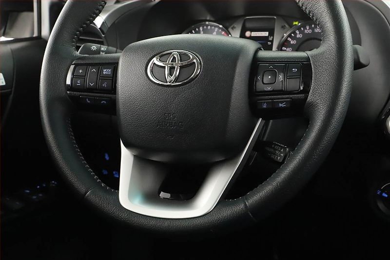 Toyota Hilux (2025) 2.8 D-4D MHEV - fotka 8 z 21