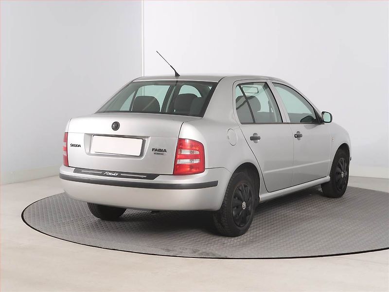 Škoda Fabia (2004) 1.2 12V, servisované - fotka 5 z 14