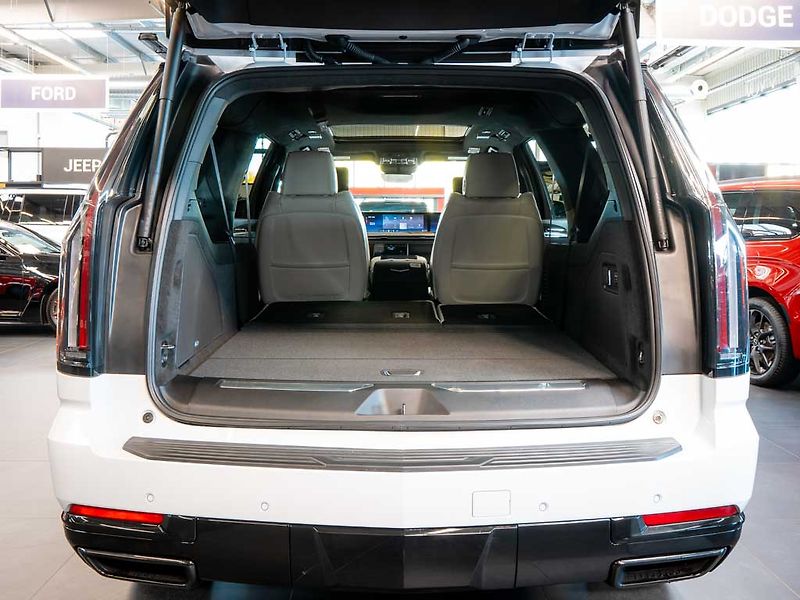 Cadillac Escalade (2026) 6.2 ESV Sport Platinum 2026 - fotka 7 z 50