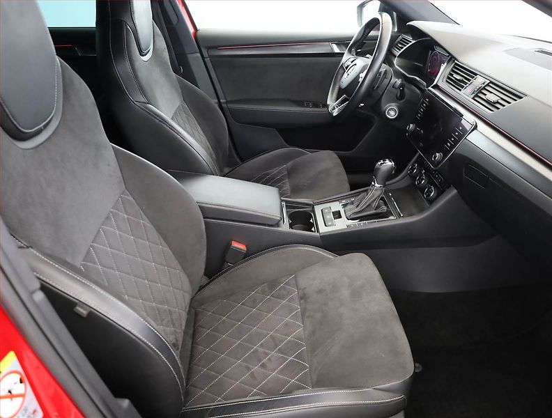 Škoda Superb (2021) Sportline 2.0 TSI - fotka 7 z 21