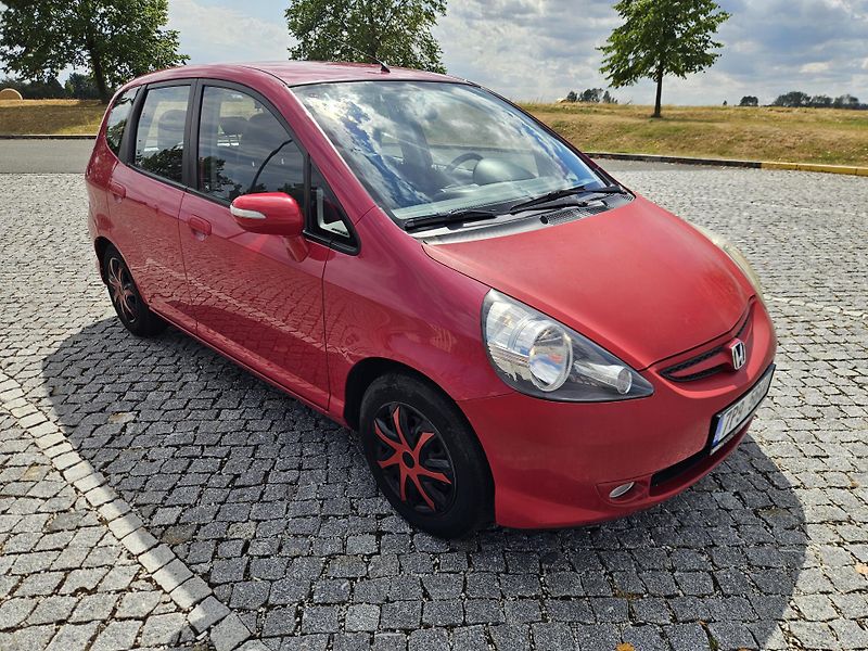 Honda Jazz (2008) 1.4 61kw, PĚKNÝ STAV  - fotka 4 z 23