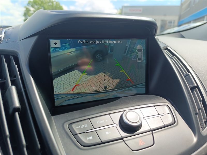 Ford Kuga 2,0 TDCi 4x4 AT Titanium - fotka 13 z 21
