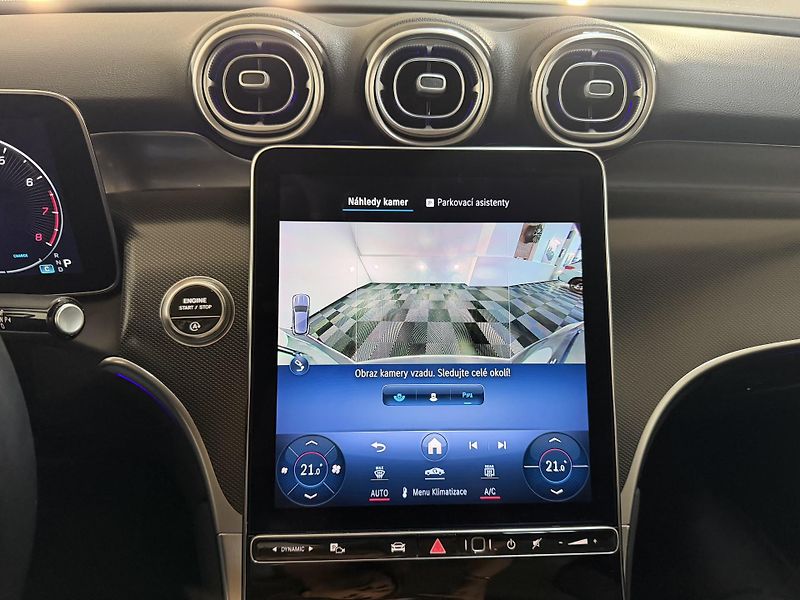 Mercedes-Benz GLC 200 benzin 4M LED Tažné - fotka 26 z 38