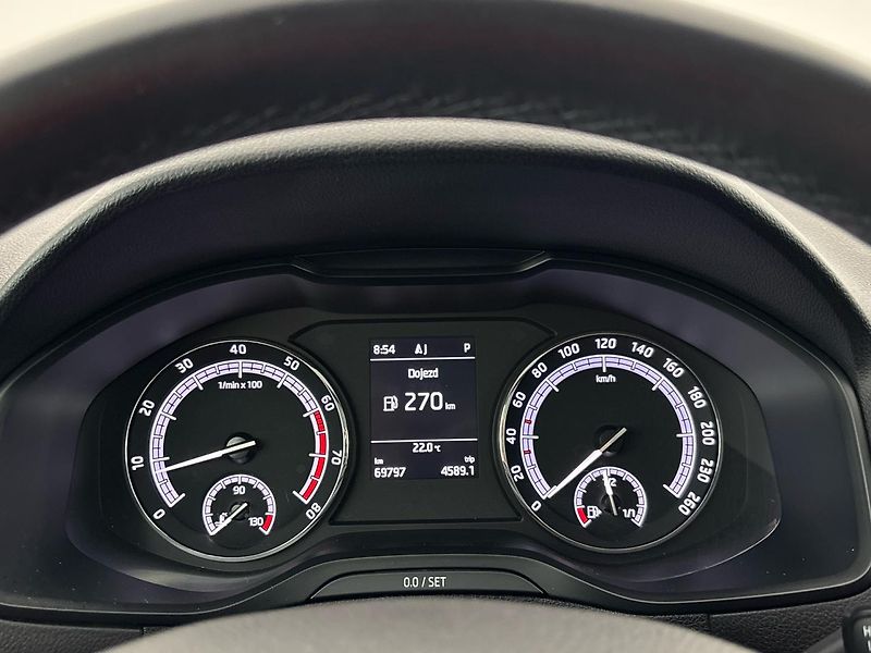 Škoda Karoq Ambition DSG - fotka 11 z 27
