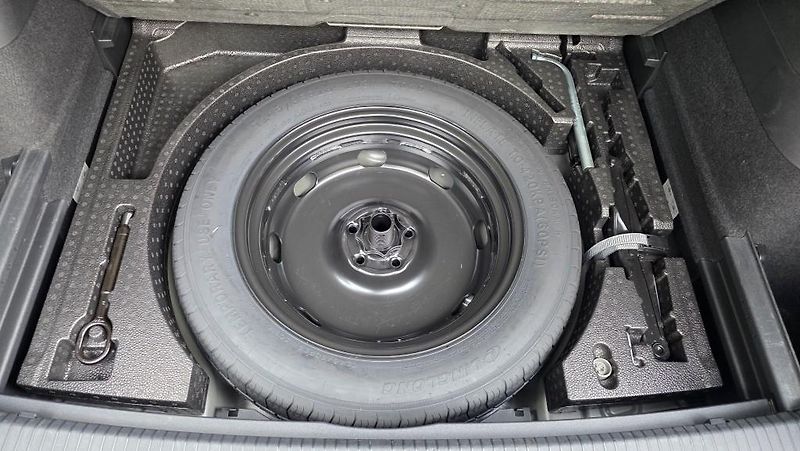 Volkswagen Tiguan (2024) 2.0TDI 142kW 4x4 DSG7 Rline TZ - fotka 13 z 50